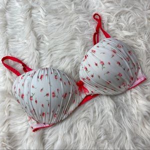 Victoria’s Secret • White & Red Floral Bra